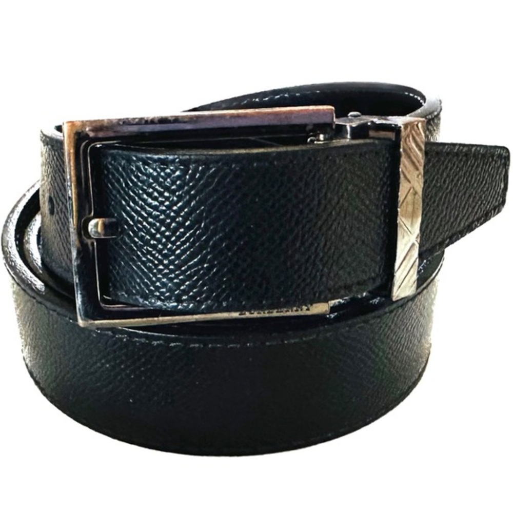 Burberry black leather belt size 36 GUC!! Beautiful luxury.